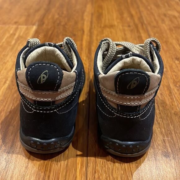 Primigi Walking Shoes - Picture 3 of 5